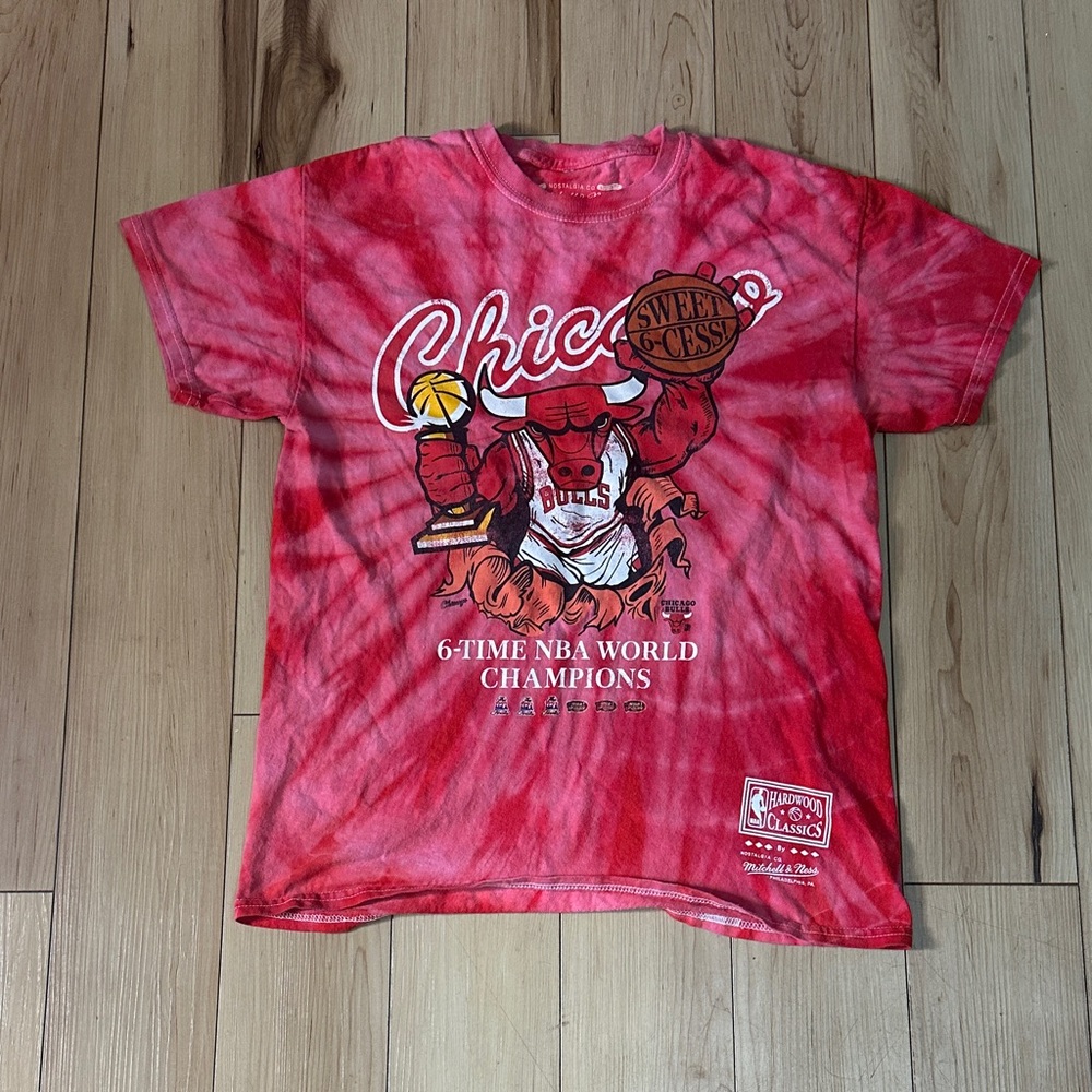 Mitchell & Ness Red Tie-Dye Chicago Bulls Kids T-Shirt